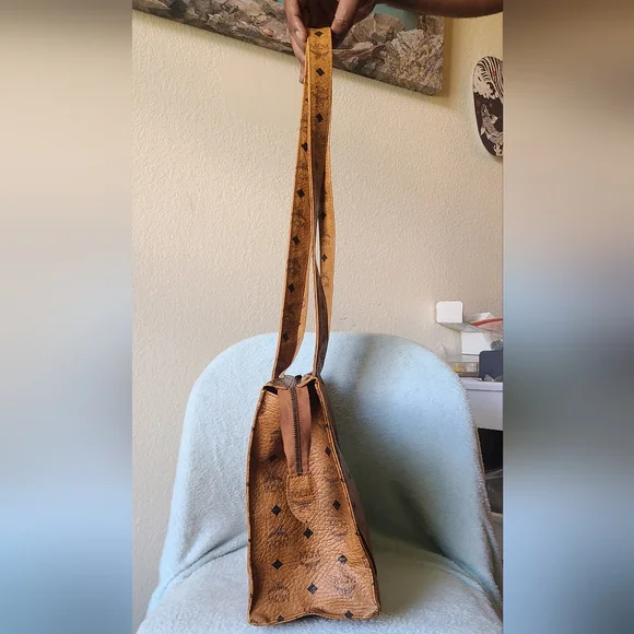 Vintage MCM Cognac Leather Tote Bag - Picture 4 of 13